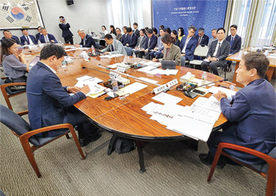 “재외국민 보호·기본권 보장 강화해야” 질타
