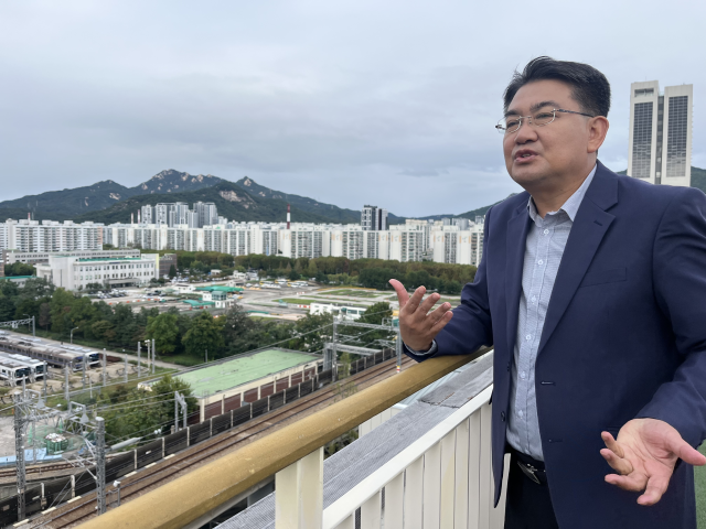 오승록 노원구청장이 23일 서울 디지털바이오시티(S-DBC) 부지를 소개하고 있다. 박효정 기자