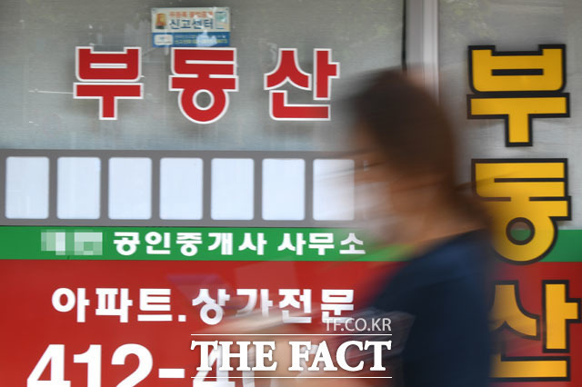 전문가들은 규제지역 확대가 초양극화를 초래할 수 있다고 내다봤다. /더팩트 DB