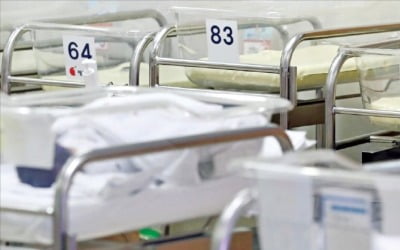 '최고액 700만원' 봉화도 신생아 감소…"돈만으론 출산율 못 높여"