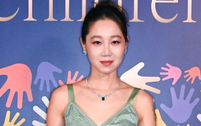 베르사체 드레스 3.7억…글로벌 갑부들 자선행사는 특별했다