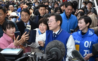이재명 "우군보다는 아군 많아야"…조국혁신당 견제 나섰다