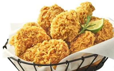 혼자 치킨 시켜먹기 부담됐는데…'반마리 무료배달' 나왔다