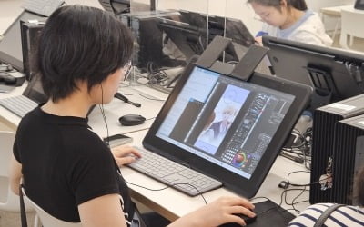 "웹툰이 움직이네?"…벌써 100만뷰 콘텐츠 나온 '숏애니'