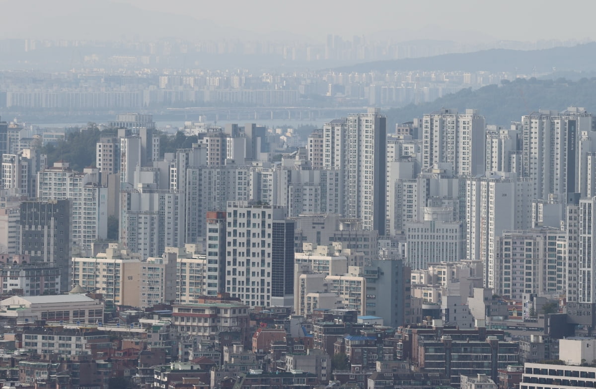 서울 남산에서 바라본 아파트 단지의 모습. / 사진=연합뉴스