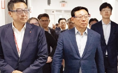 美 롯데바이오 방문한 신동빈 "CDMO 추가 수주하자"