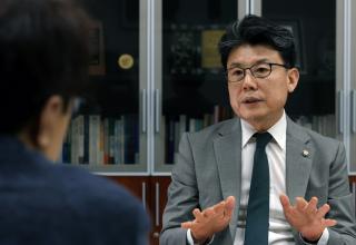 “대출 규제는 단기처방…집값 계속 뛰면 ‘동시다발 옵션’ 쓸 것”